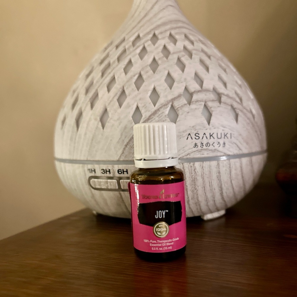 Young Living JOY Essential Oil 15ml NEW
& SEALED